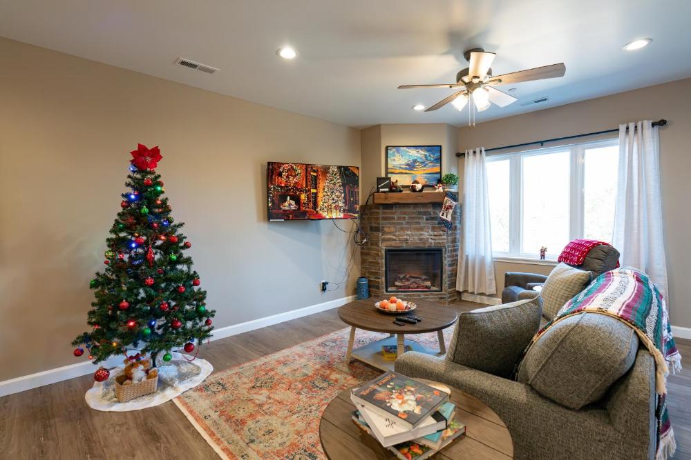 New Build - Walk-In 3BR Condo with Arcade Game - FREE TICKETS INCLUDED - FHG-207